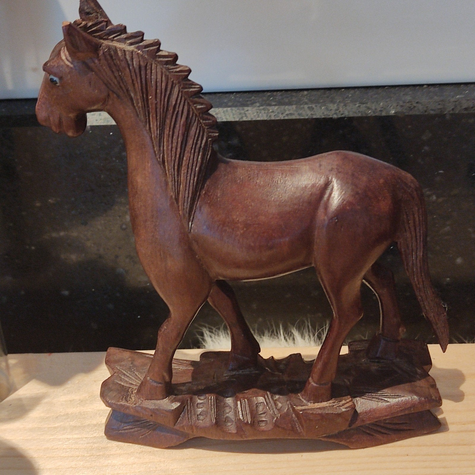 Vintage Chinees Houten Paard – Handgesneden met Glazen Ogen, Ophalen of Verzenden, 20 - 50 cm, Beeld, Hout