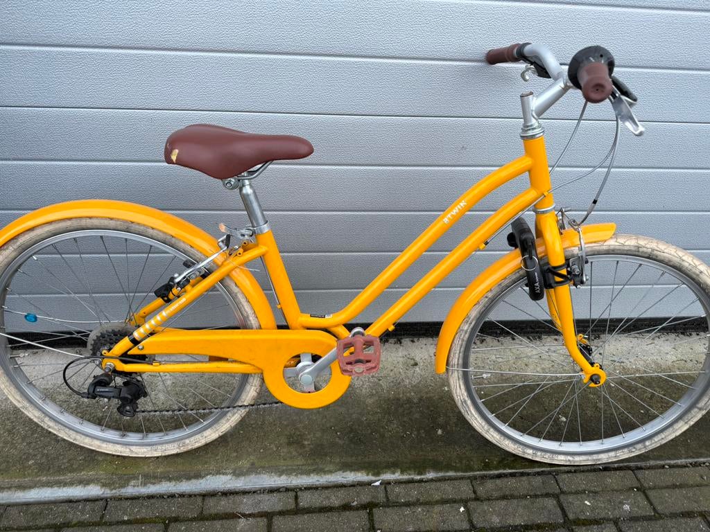Btwin elops 24 inch meisjesfiets met axa slot te koop, Ophalen, Zo goed als nieuw, 24 inch, Versnellingen