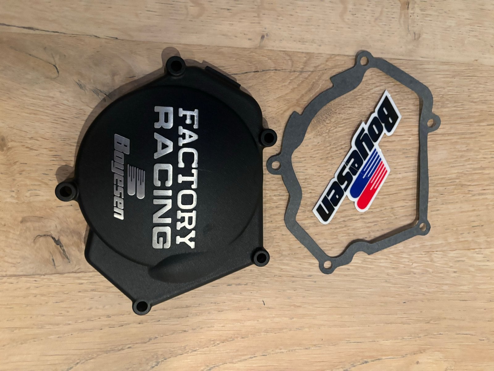 Boyesen Factory Racing Ontstekingsdeksel met pakking yz 250, Motoren, Ophalen of Verzenden