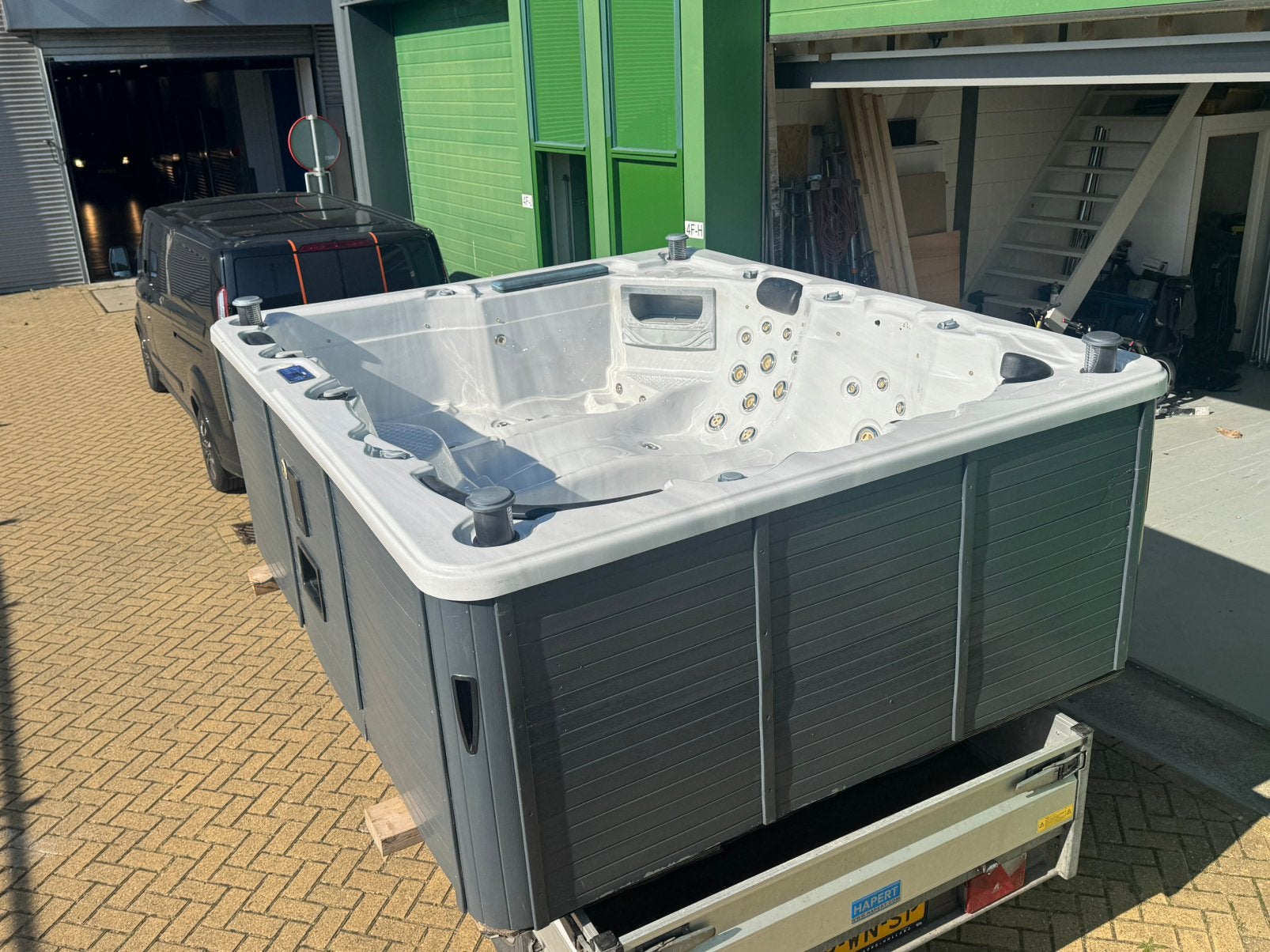 Jacuzzi | 7-8 pers. | Sunspa Roma | Balboa besturing, Tuin en Terras, Ophalen, Gebruikt, Vast