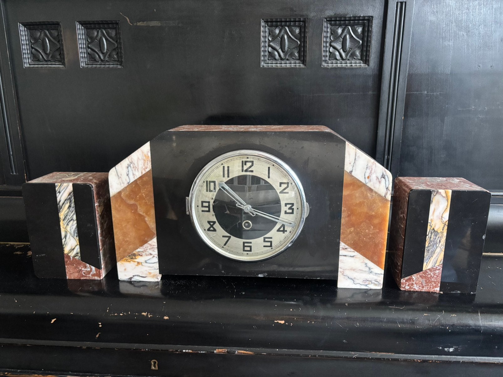 Art Deco Marmeren Schouwklok met Zijstukken, Antiek en Kunst, Ophalen of Verzenden