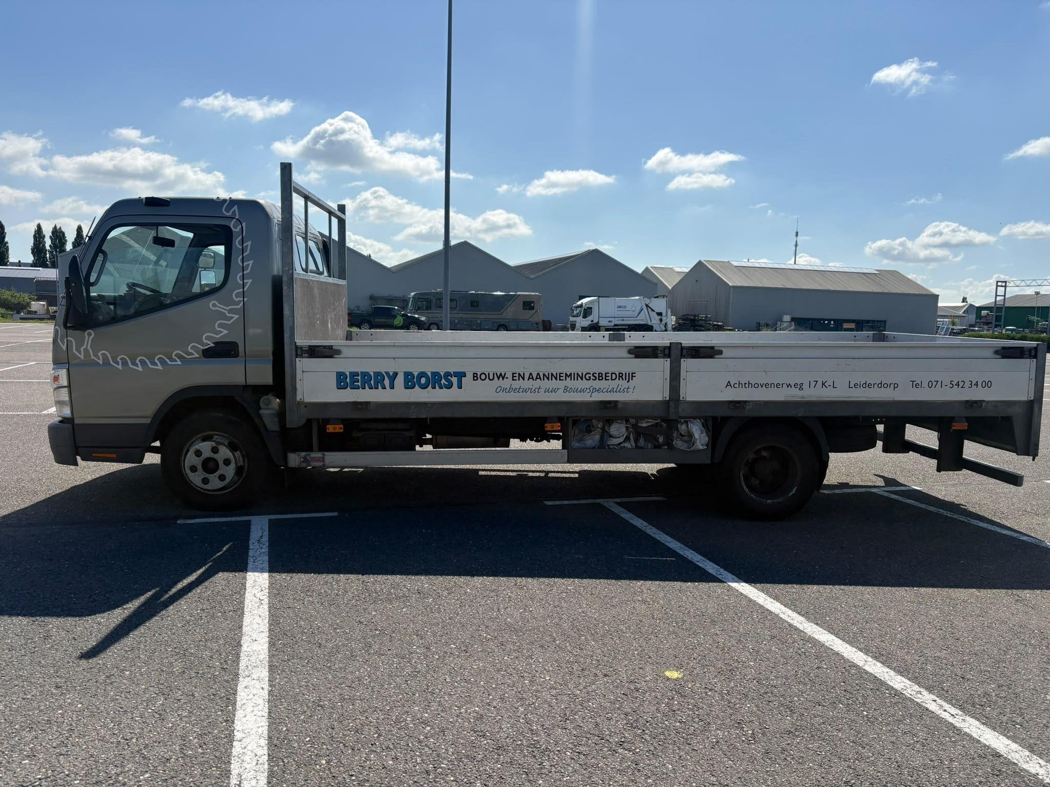 Mitsubishi Canter 6c14 Airco, radio, trekhaak, Auto's, 3244 kg, Stof, Gebruikt, 2652 kg