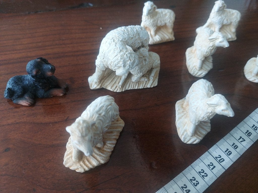8 Stenen schaapjes en een hondje voor bij de Kerststal, Ophalen of Verzenden, Nieuw