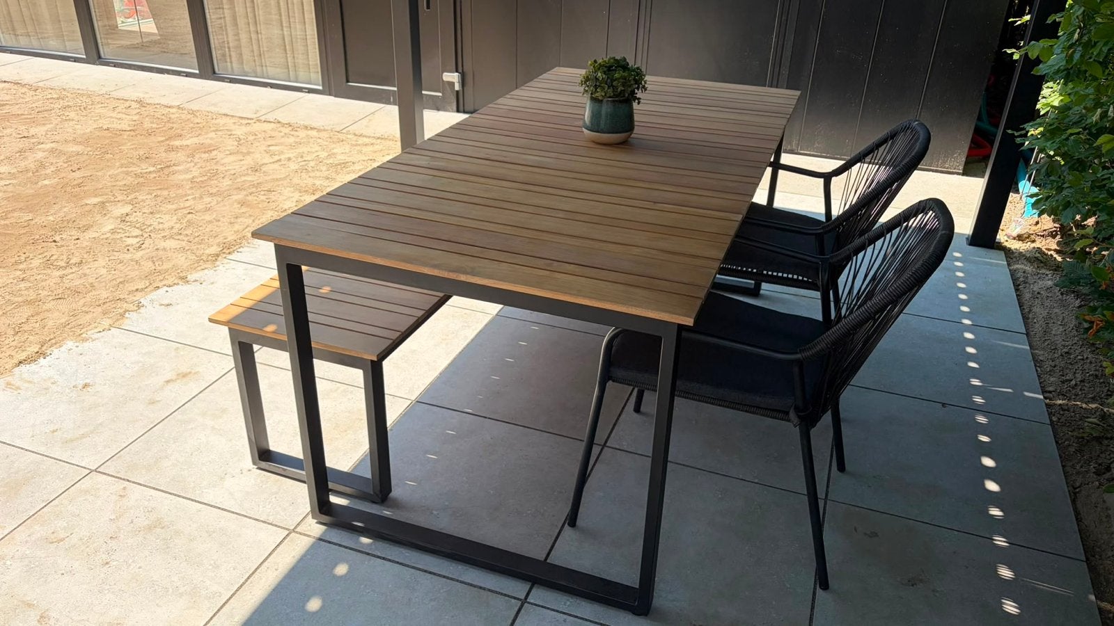 Moderne Wakefield Tuinset: Tafel met Bank en Stoelen, 4 zitplaatsen, Eettafel, Ophalen of Verzenden, Zo goed als nieuw