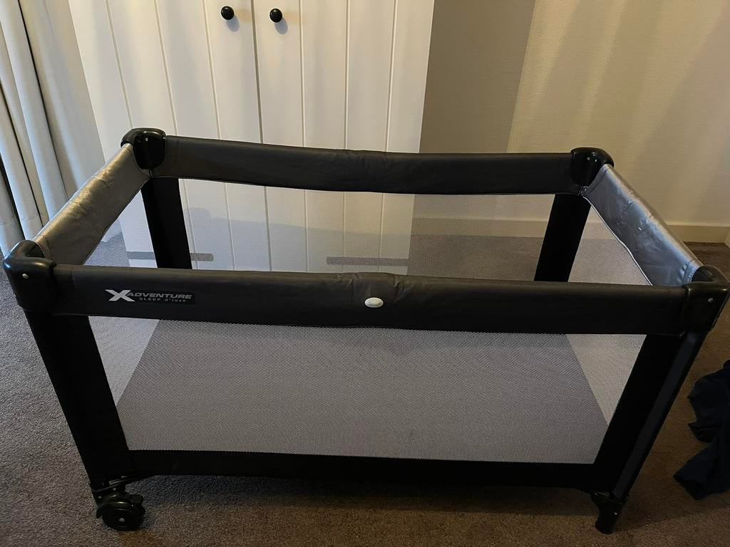 Campingbed  / reisbed X Adventure, Kinderen en Baby's, Babywiegjes en Ledikanten, Ophalen, Zo goed als nieuw, Reisbedje