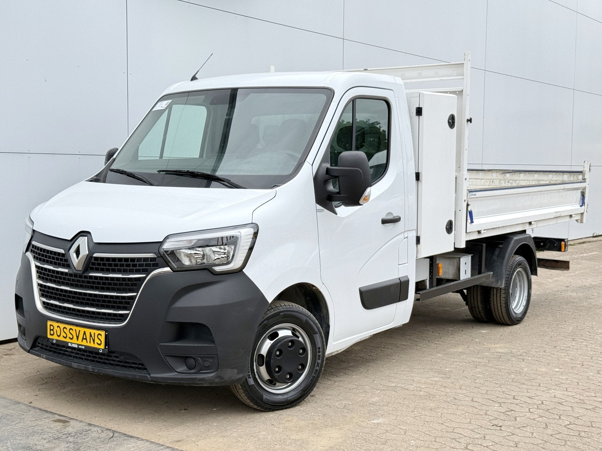 Renault Master 2.3 DCI 130PK Kipper Dubbellucht Kist 3,5t Tr, Voorwielaandrijving, Stof, Gebruikt, Zwart