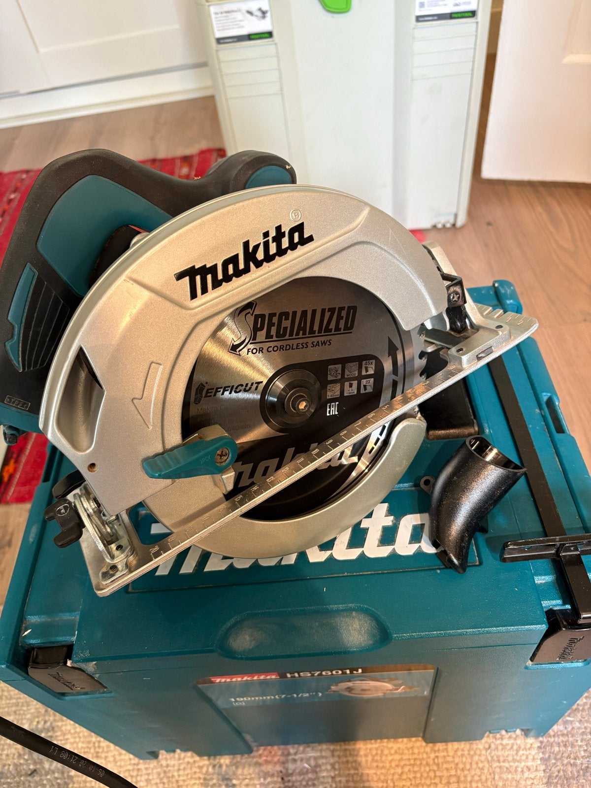 Makita HS7601 Cirkelzaag 190mm 1200W met koffer, Cirkelzaag, 70 mm of meer, Ophalen of Verzenden, Zo goed als nieuw