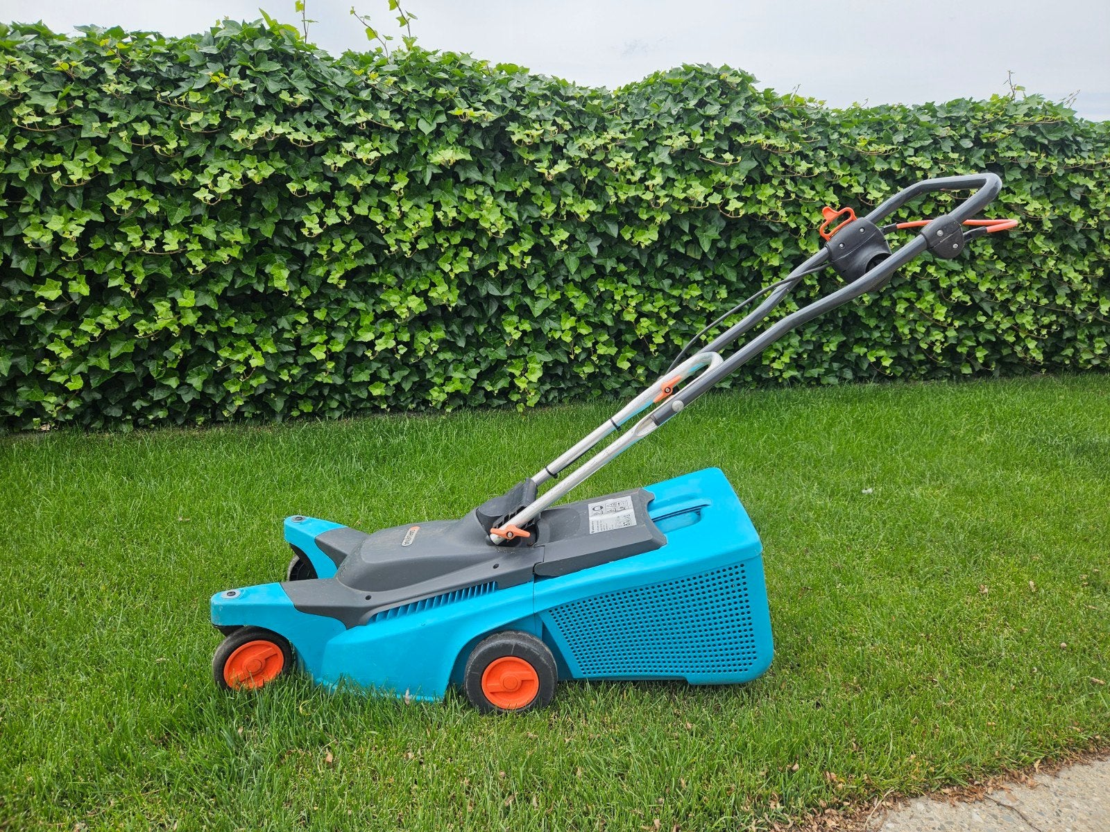 Gardena elektrische gazonmaaier met opvangbak, Ophalen, Cirkelmaaier, Elektrische grasmaaier, Zo goed als nieuw