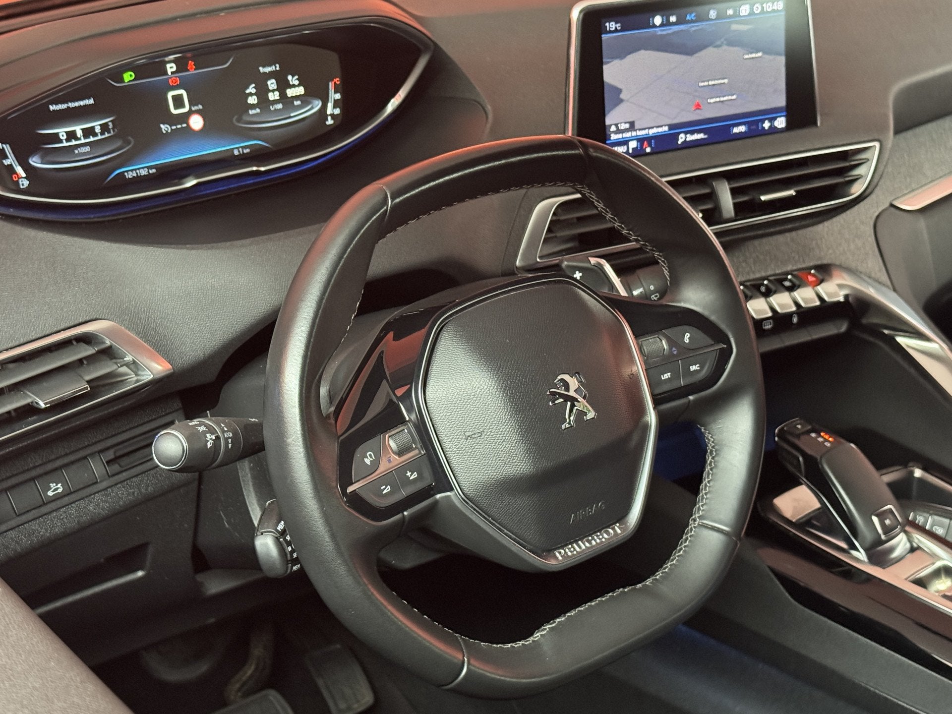 Peugeot 3008 1.2 PureTech Allure | Navigatie | Automaat | Cr, Auto's, Gebruikt, 1199 cc, Leder en Stof, Zwart