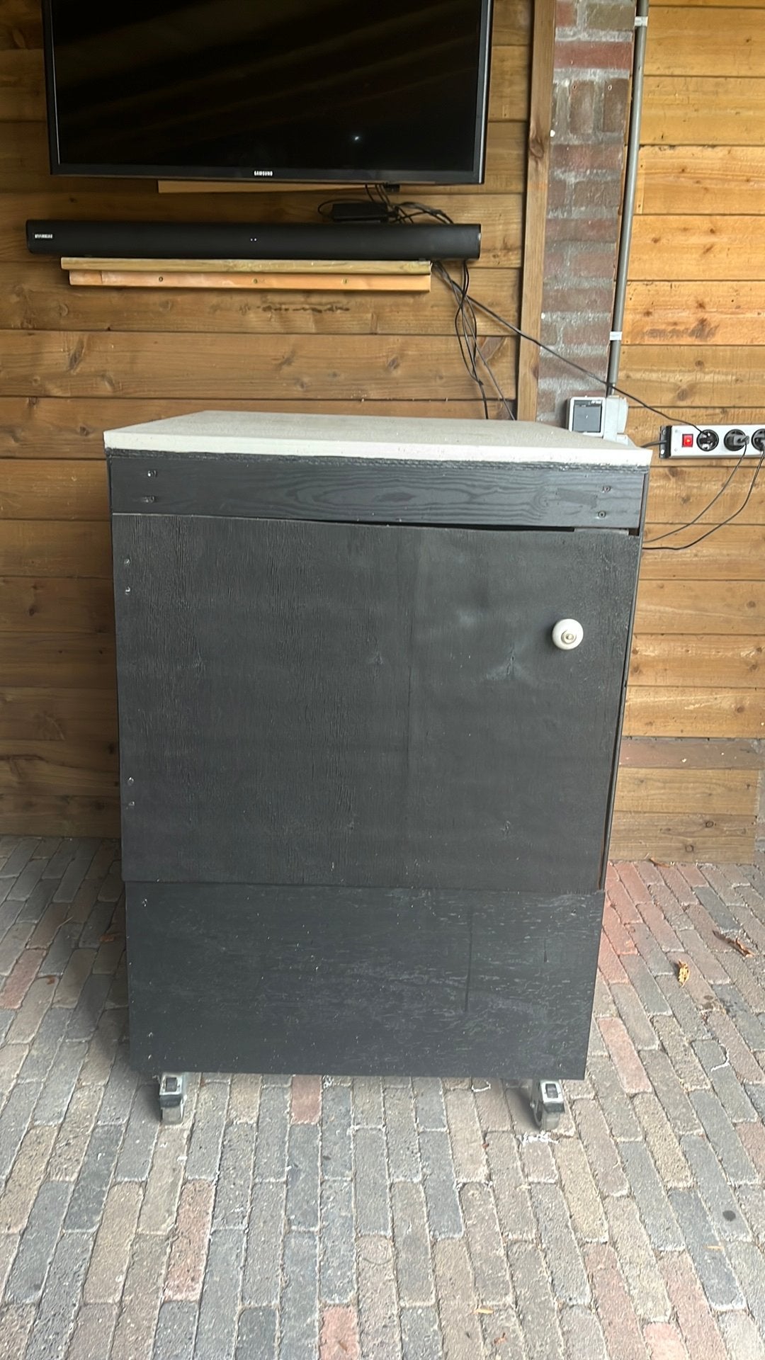 Houten tafel met beton blad, Ophalen, Gebruikt, Hout, Overige typen