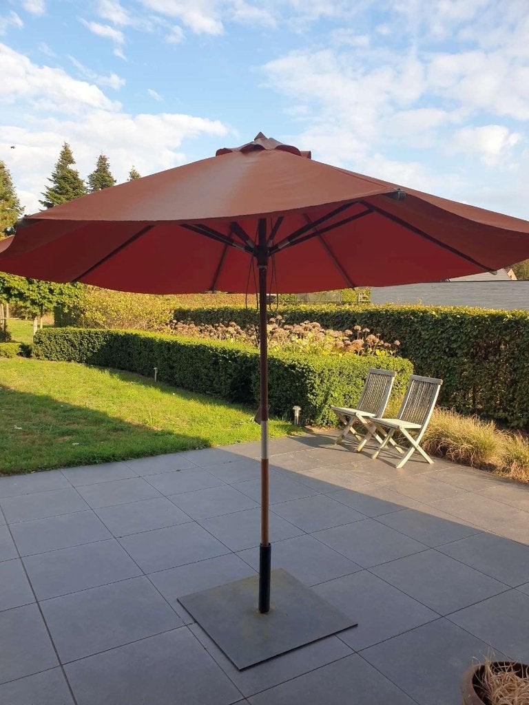 Oranje parasol + stalen parasolvoet goede staat afgeschenen, Ophalen, Nieuw, Minder dan 1 meter, Zweefparasol