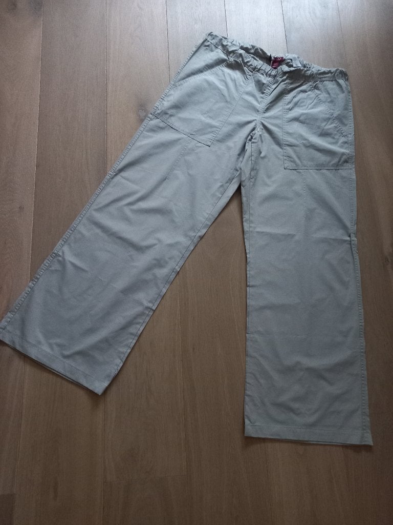 Olijfgroenebroek42 wijde pijp als nieuw, Overige kleuren, Maat 42/44 (L), Ophalen of Verzenden, Zo goed als nieuw