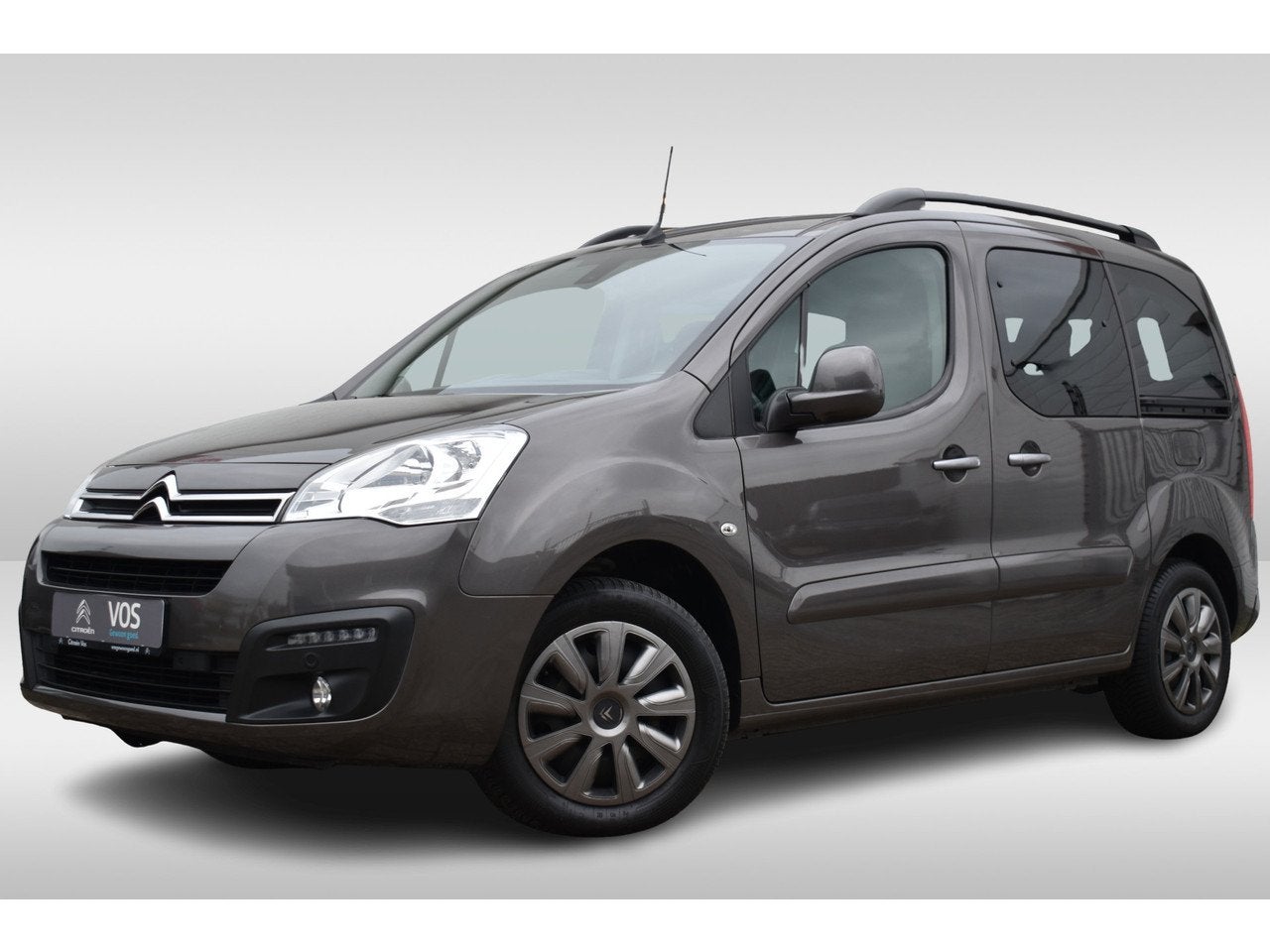 Citroën Berlingo PureTech 110 XTR Airconditioning | Navigat, Auto's, Citroën, Gebruikt, 1199 cc, Handgeschakeld, 3 cilinders