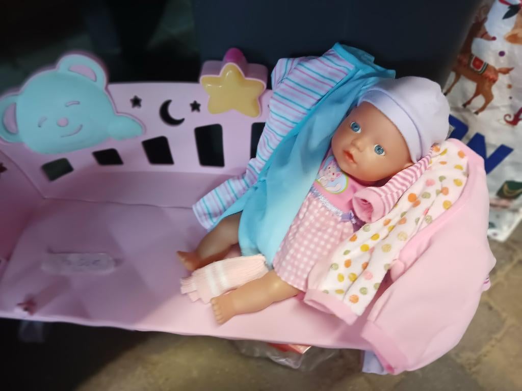 Bedje en mini baby born, Ophalen, Gebruikt, Babypop