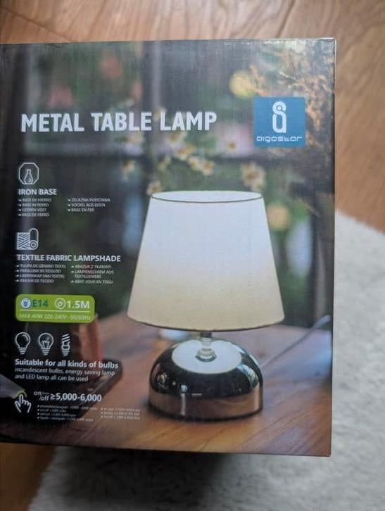 Nieuwe chromen tafellamp met stoffen kap, Ophalen of Verzenden, Nieuw, Stof