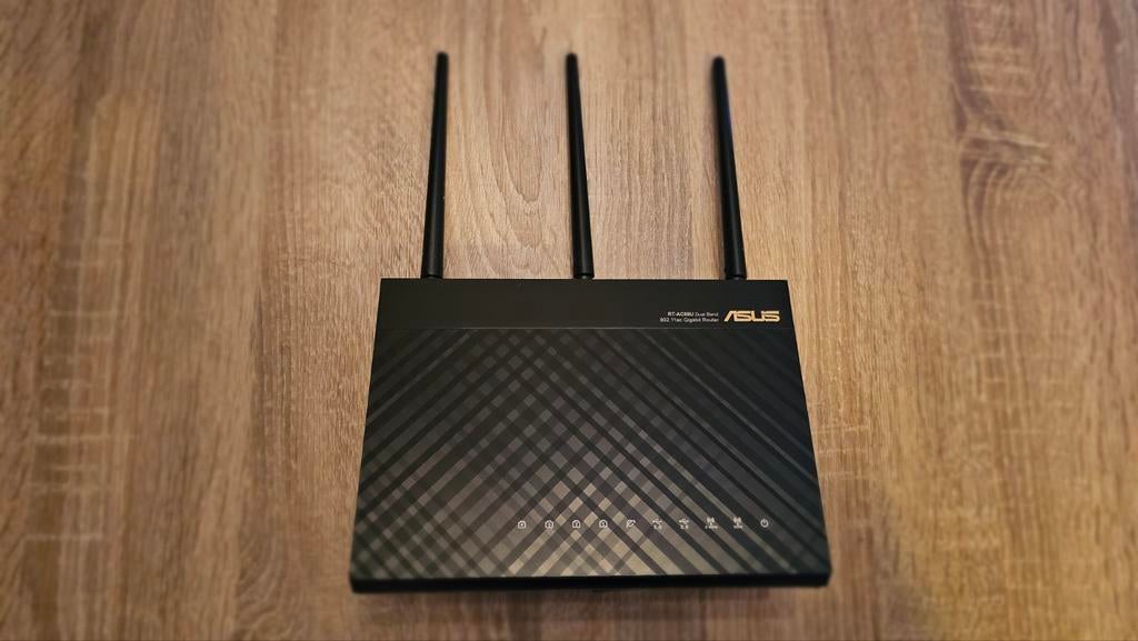ASUS RT-AC68U Dual-Band Gigabit Router - iMesh compatibel, Computers en Software, Routers en Modems, Ophalen of Verzenden, Gebruikt