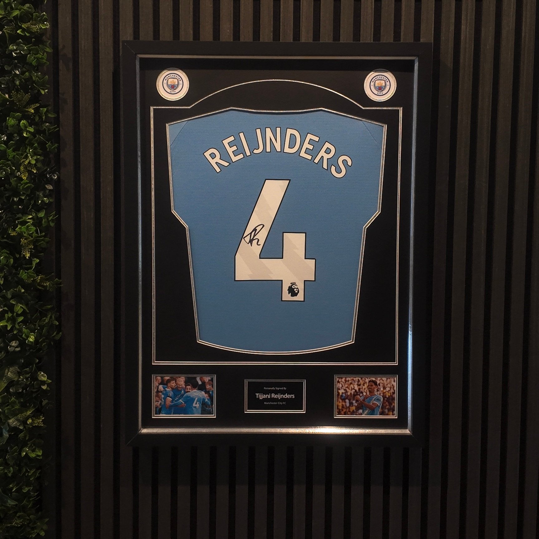 Tijani Reijjnders gesigneerd Man City shirt ingelijst COA, Verzamelen, Sportartikelen en Voetbal, Verzenden, Zo goed als nieuw