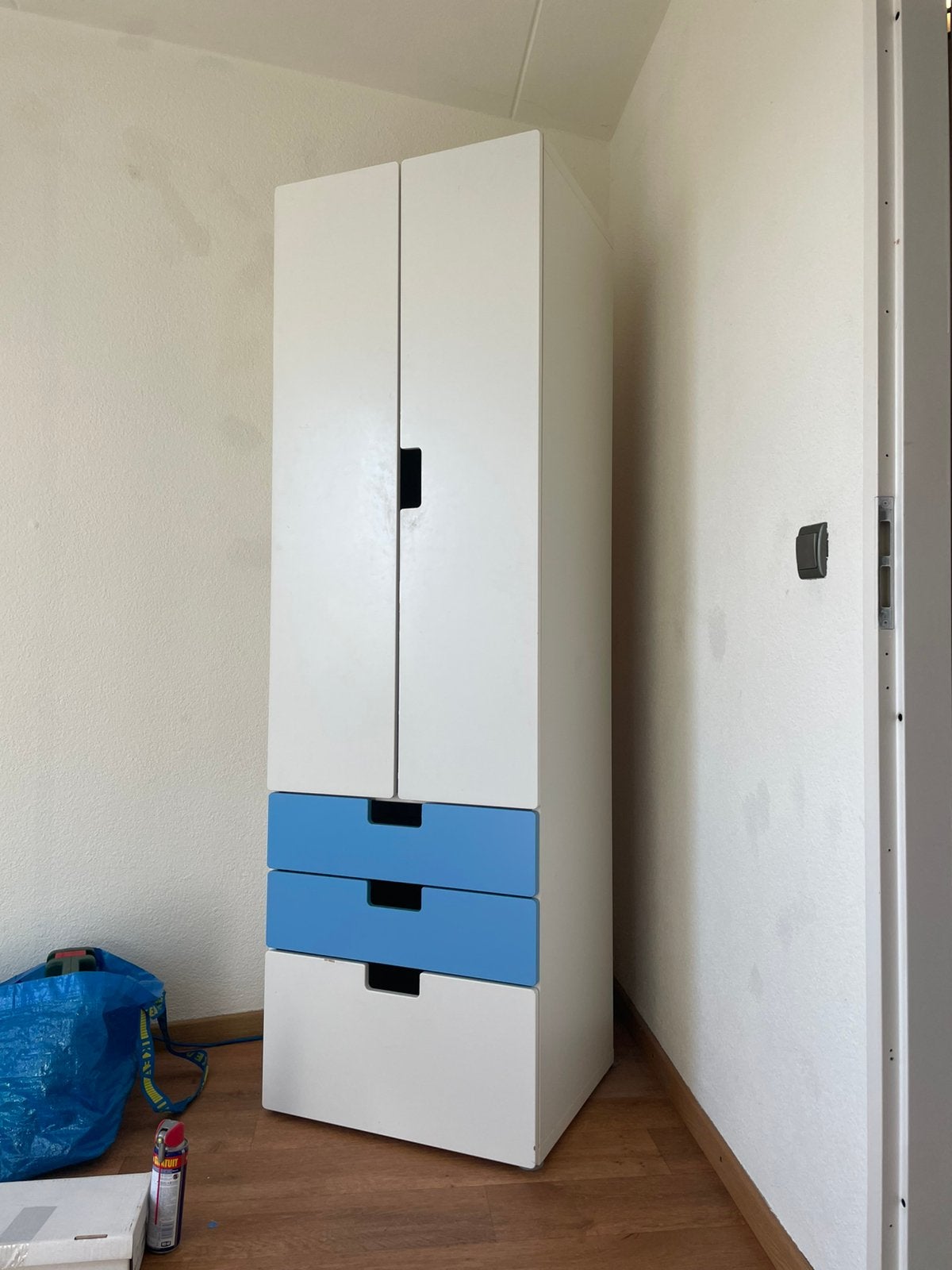 IKEA STUVA / FRITIDS kledingkast wit met blauwe lades, Ophalen, Gebruikt, 50 tot 100 cm, 150 tot 200 cm