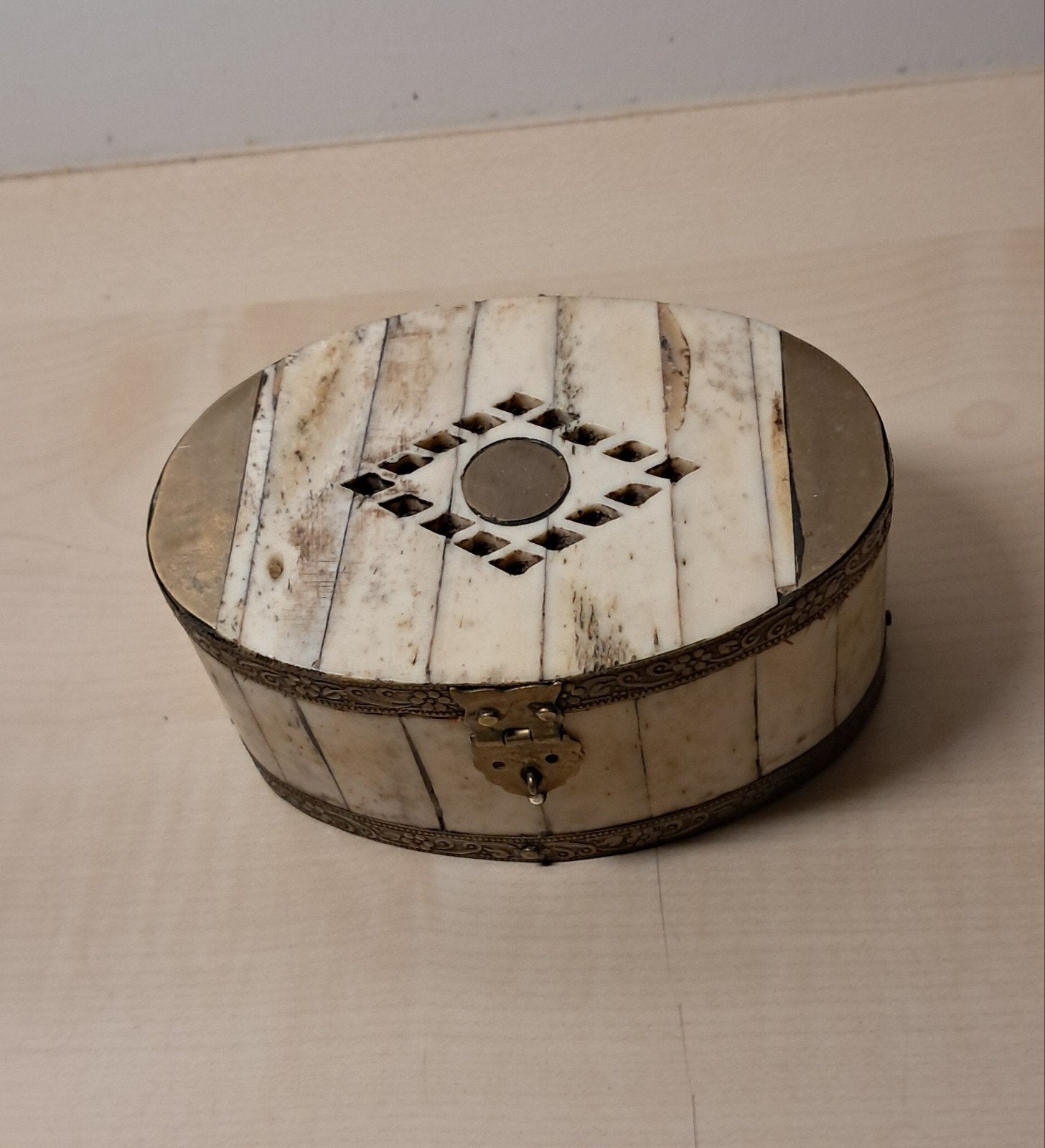 Antieke  sieradendoos met messing details, Antiek en Kunst, Ophalen of Verzenden