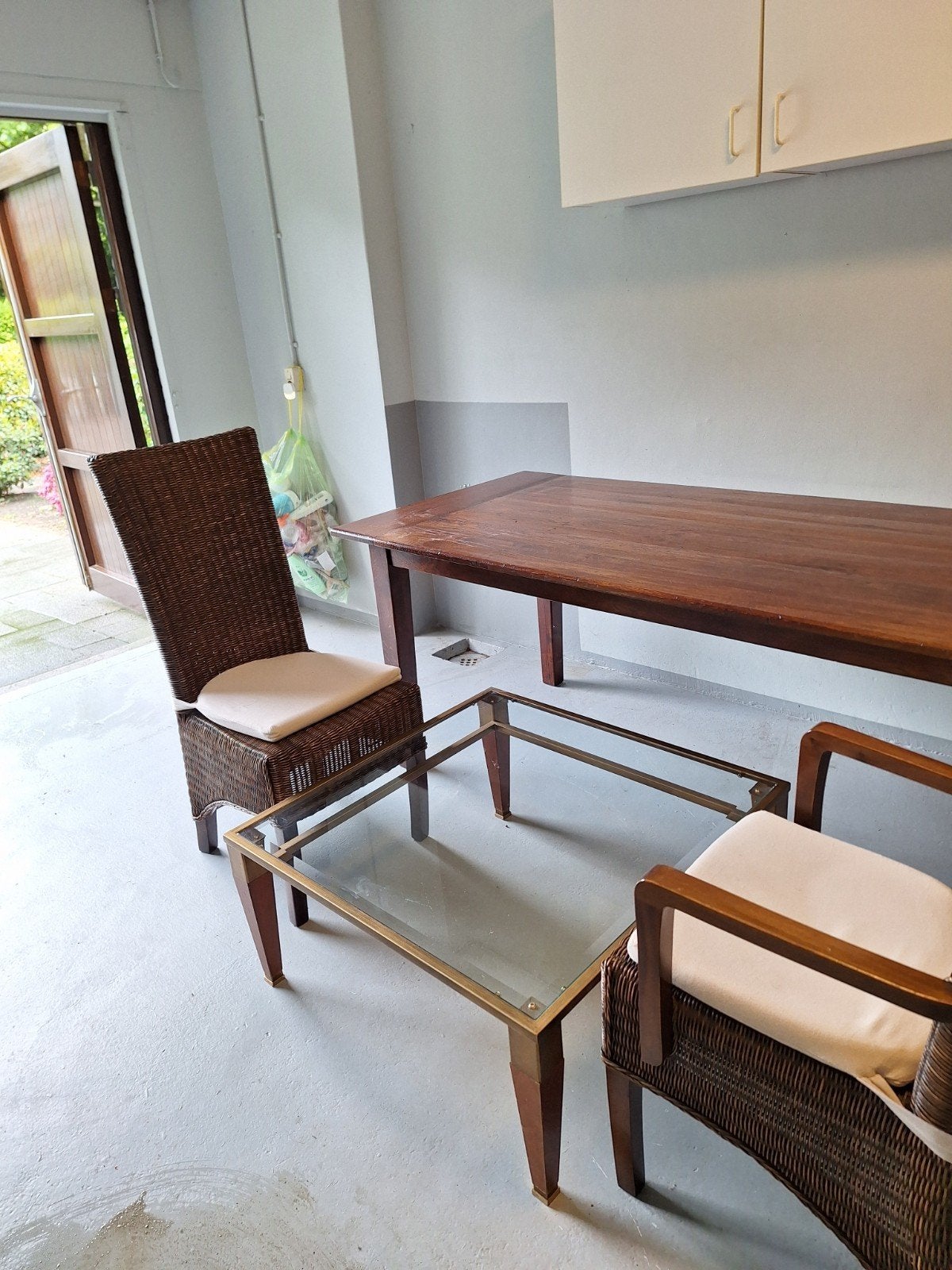 Tafel mahonie stoelen zitting rotan met  kussens., Huis en Inrichting, Tafels | Bijzettafels, Ophalen of Verzenden