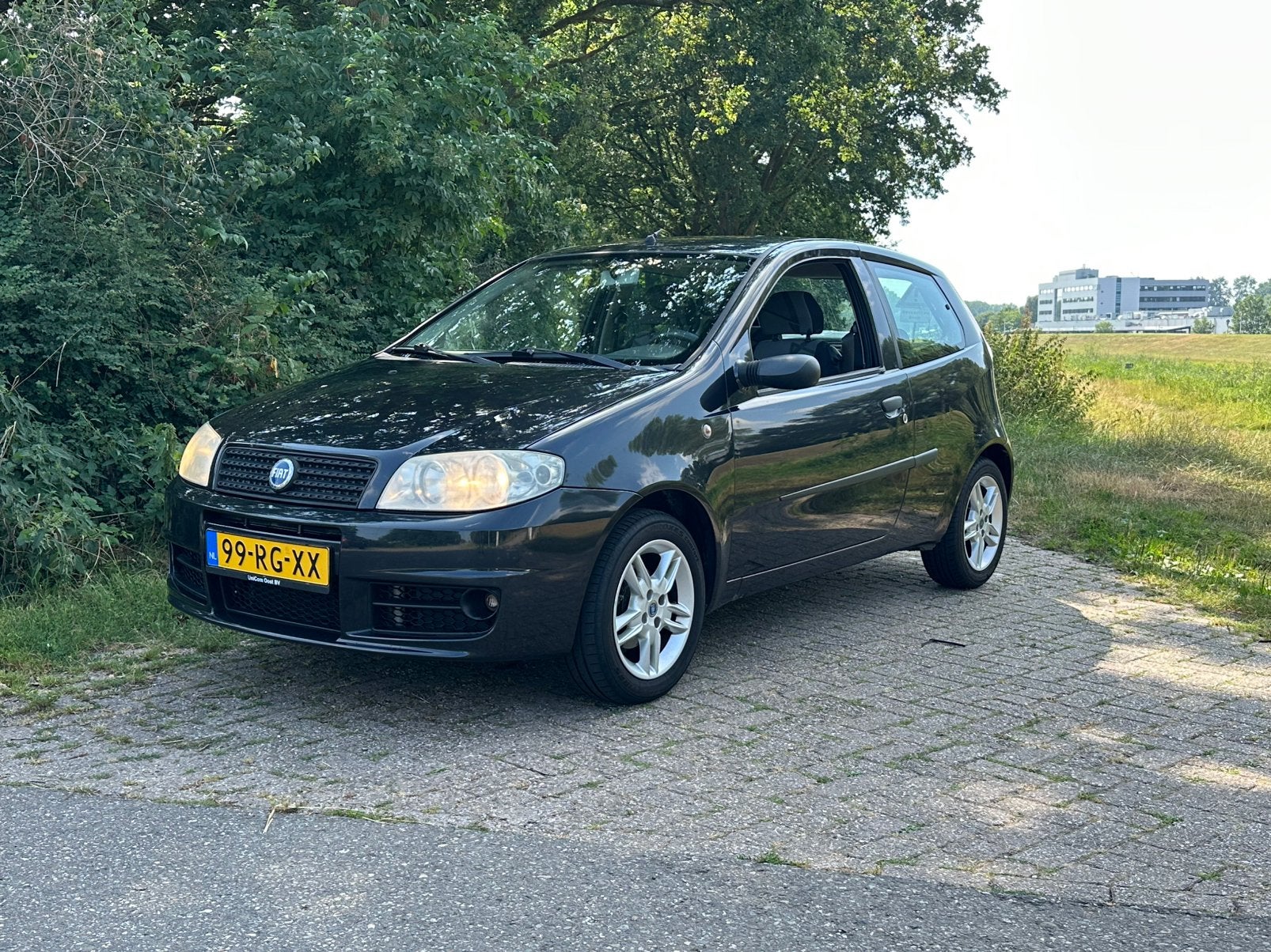Fiat Punto 1.2 16V 3DR 2005 Zwart, Auto's, Fiat, Voorwielaandrijving, 4 cilinders, 400 kg, Zwart