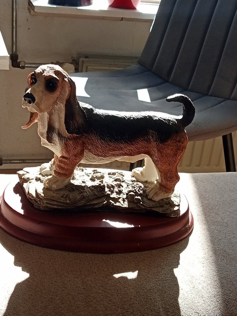 Hond op hout - Beagle beeldje 12 cm, Ophalen, Gebruikt, Dier