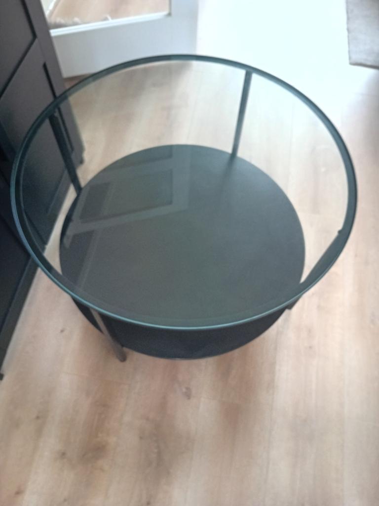 Salontafel Ikea zwart met glasplaat, Ophalen, 100 tot 150 cm, 50 tot 100 cm, Zo goed als nieuw