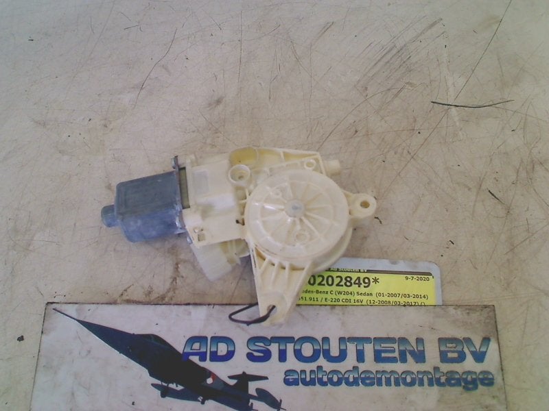 Motor Raammechaniek Links Voor C (W204) 2013, Gebruikt, Mercedes-Benz AG, Mercedes-Benz, Mercedesstraße 120, Stuttgart 70372, , Duitsland