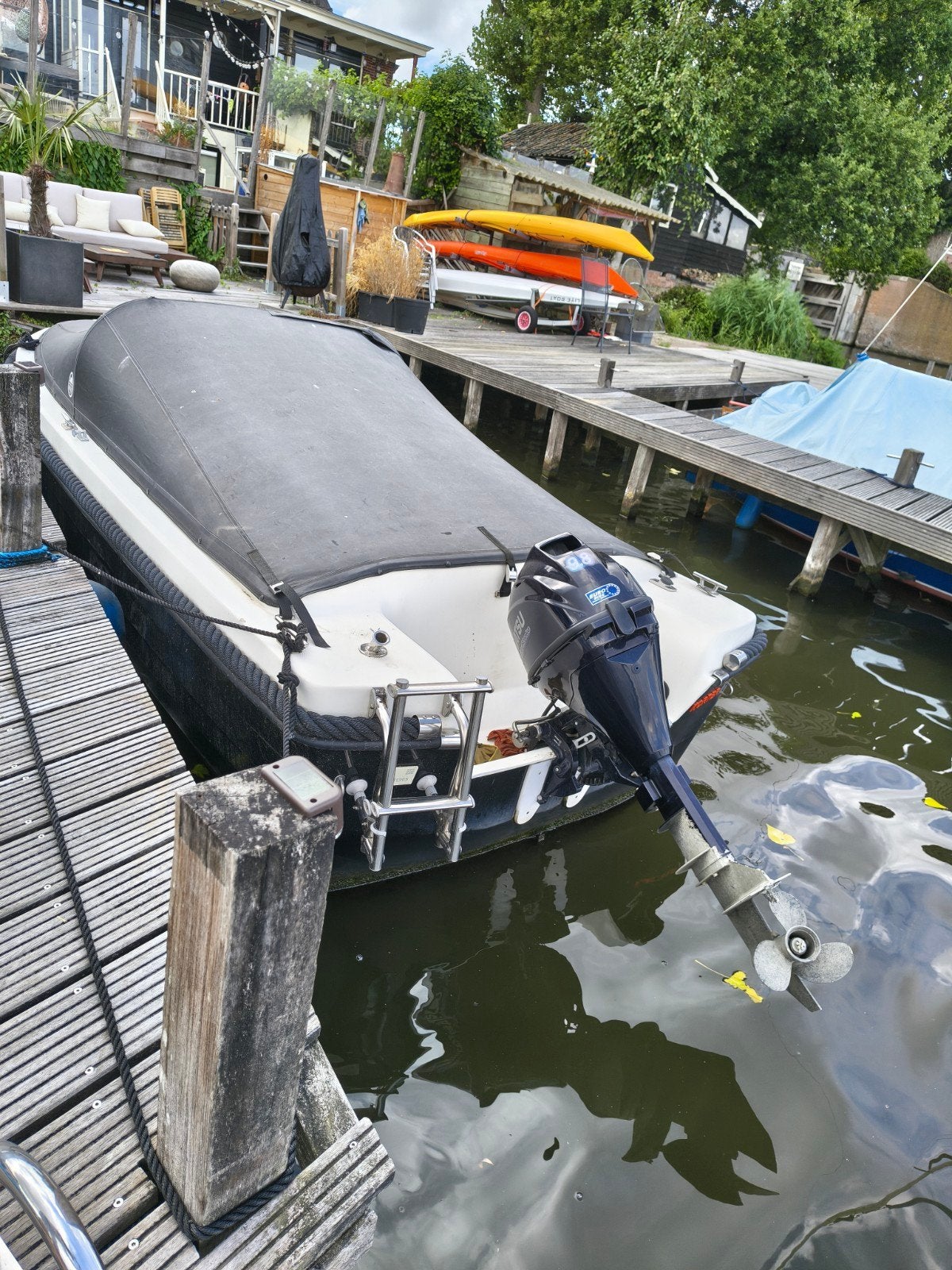 Verano 460 sloep met elektrische start, Ophalen