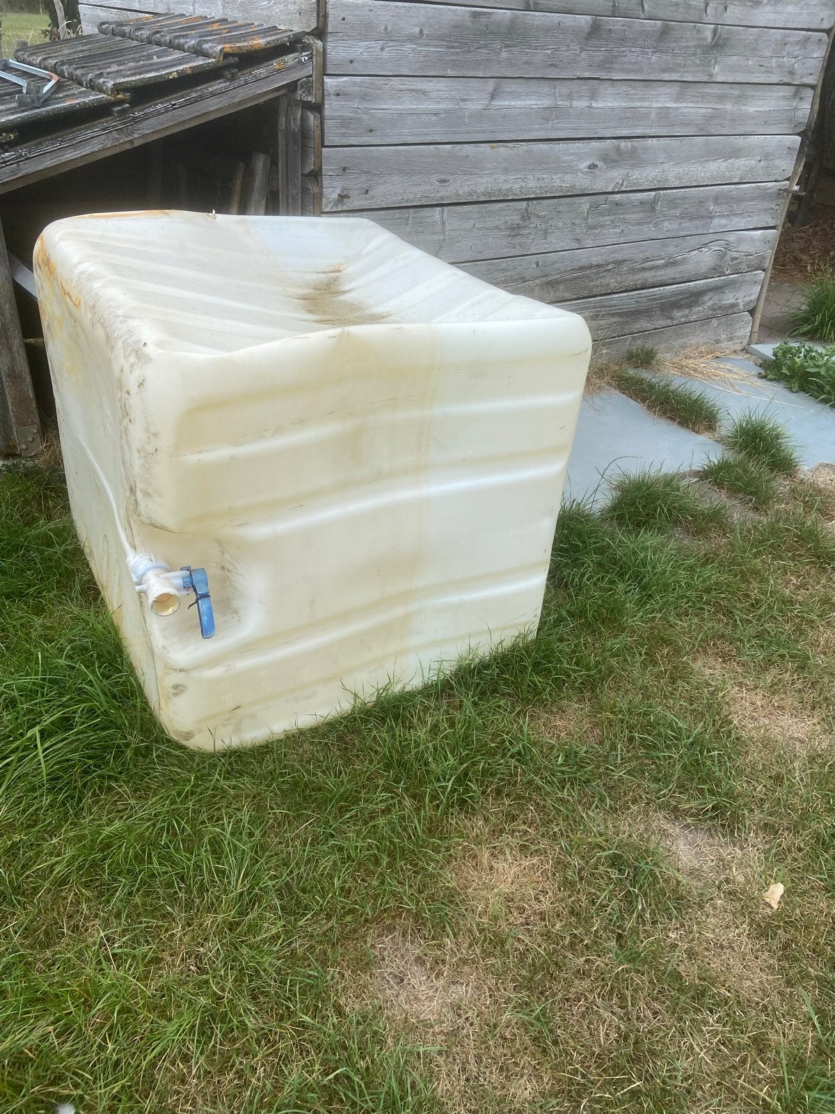 IBC tank - onderste helft bruikbaar, met kraantje, Ophalen, Kunststof, Gebruikt, Met kraantje