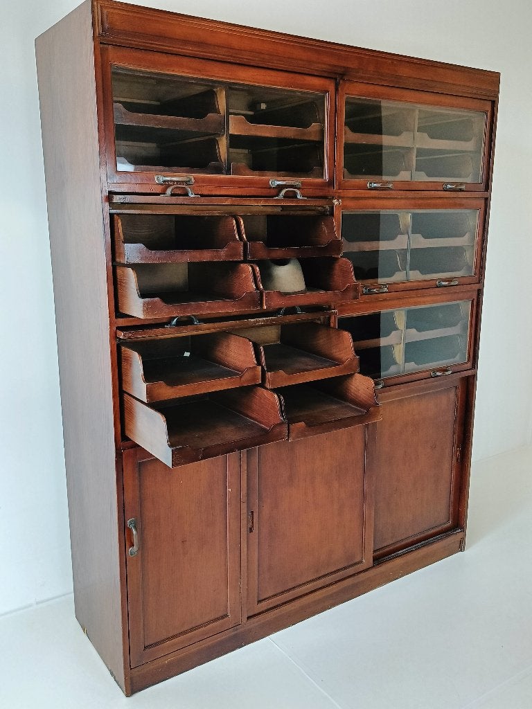 Engelse vitrinekast van mahoniehout, circa 1910, Antiek en Kunst, Antiek | Meubels | Kasten, Ophalen of Verzenden