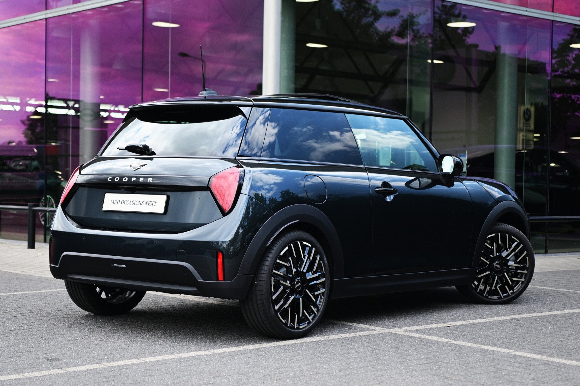 MINI Hatchback Cooper C Automaat / John Cooper Works / Pakke, 156 pk, Met garantie (alle), Leder en Stof, Origineel Nederlands