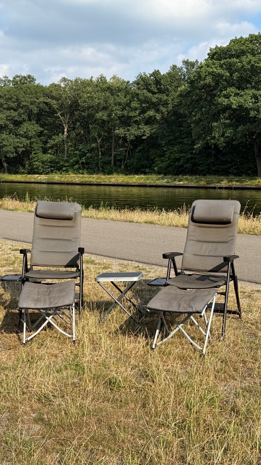 HN campingstoelen met voetenbankjes en Froyak bijzettafel, Ophalen, Gebruikt, Campingstoel