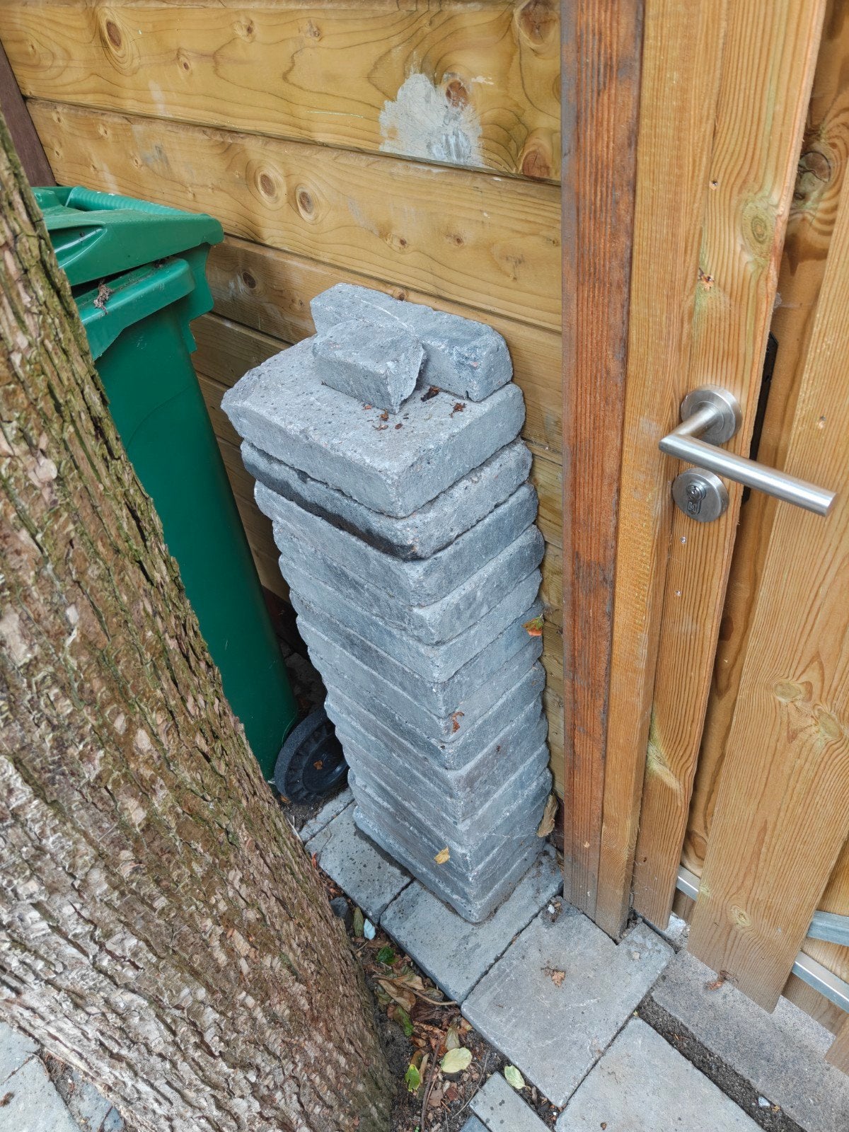 Drachten getrommelde tegels voor tuin of pad, Overige materialen, Gebruikt, Ophalen of Verzenden, 20 tot 40 cm