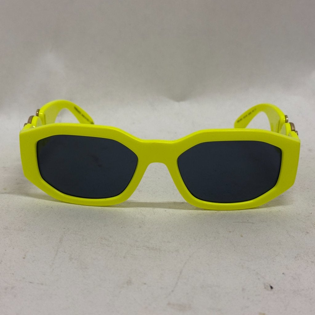 Versace 4361 532187 Yellow Fluo Square Sunglasses 53/18, Versace, Zo goed als nieuw, Support@versace.com, Via GesÃ¹ 12
20121 Milan
Italy