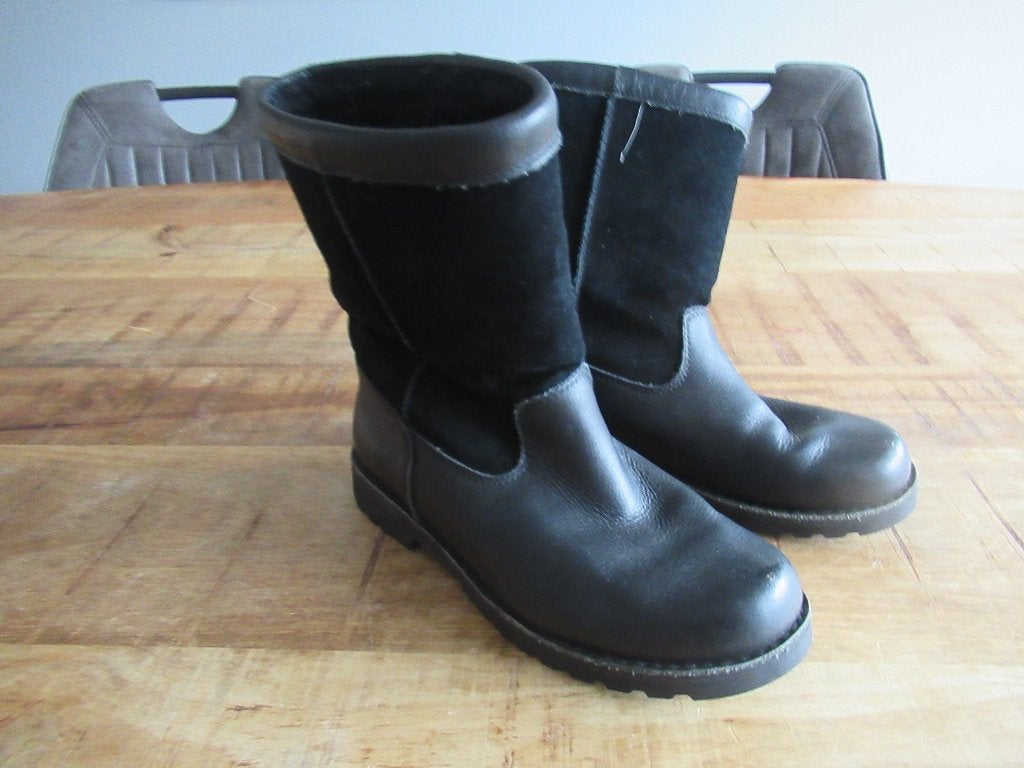 Ugg Uggs Laarzen zwart Maat 34, UGG, Zwart, Lage of Enkellaarzen, Ophalen of Verzenden