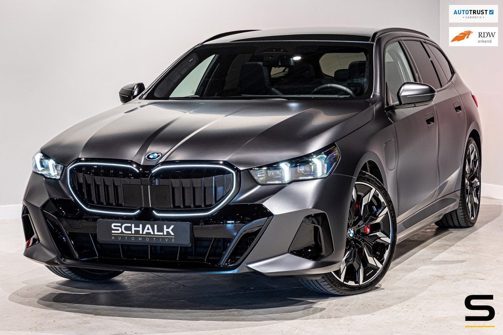 BMW 5-serie Touring 550e xDrive|M-sport PRO|B&O|Fis €85.00, Automaat, Zwart, 2000 kg, Zwart