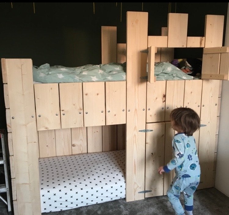 Steigerhout kasteelbed met deurtjes - 2 slaapplekken, Ophalen, Gebruikt, Tweepersoons, 80 cm