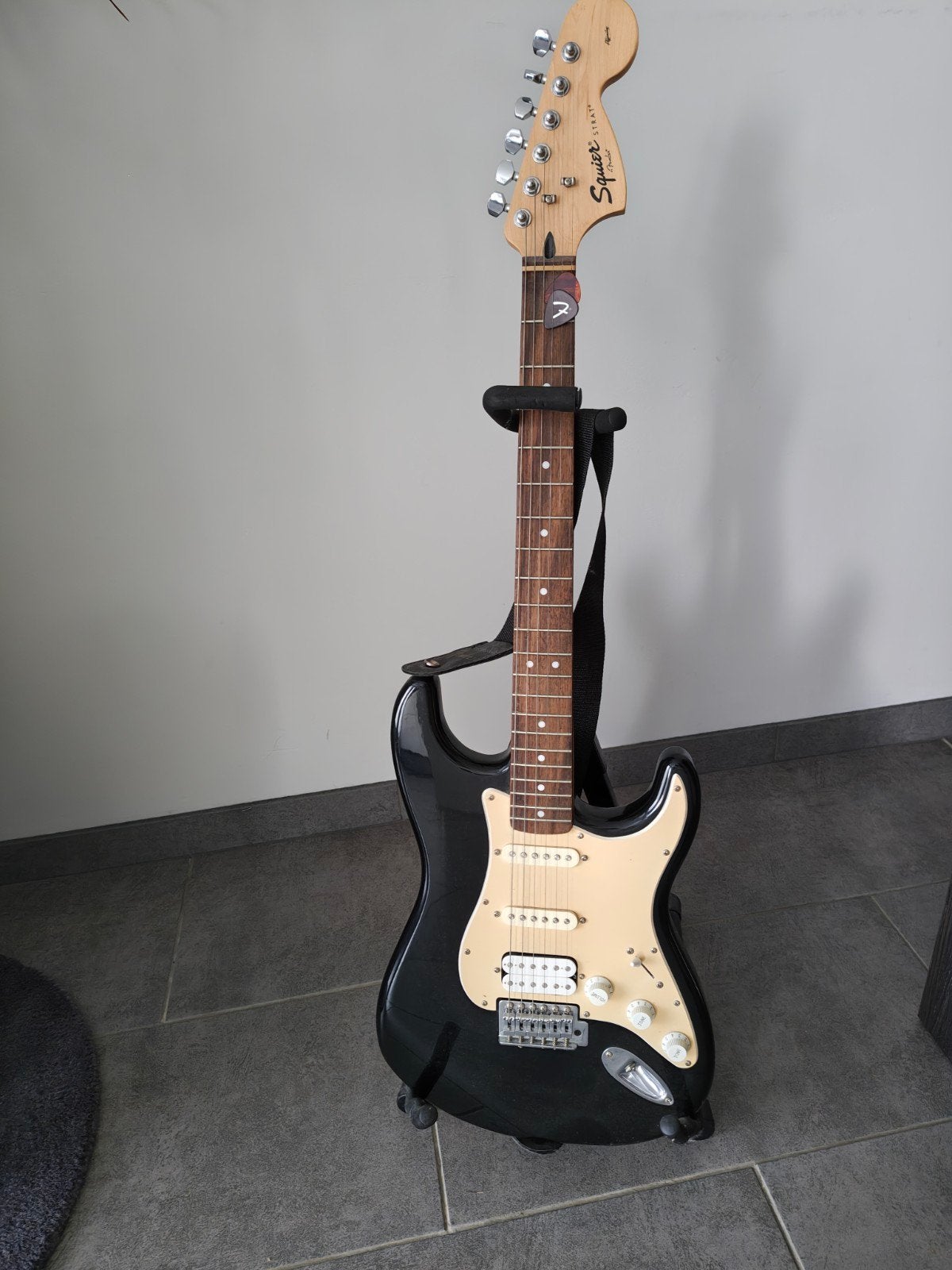 Fender Squier elektrische gitaar - Zwart, Ophalen, Zo goed als nieuw, Solid body