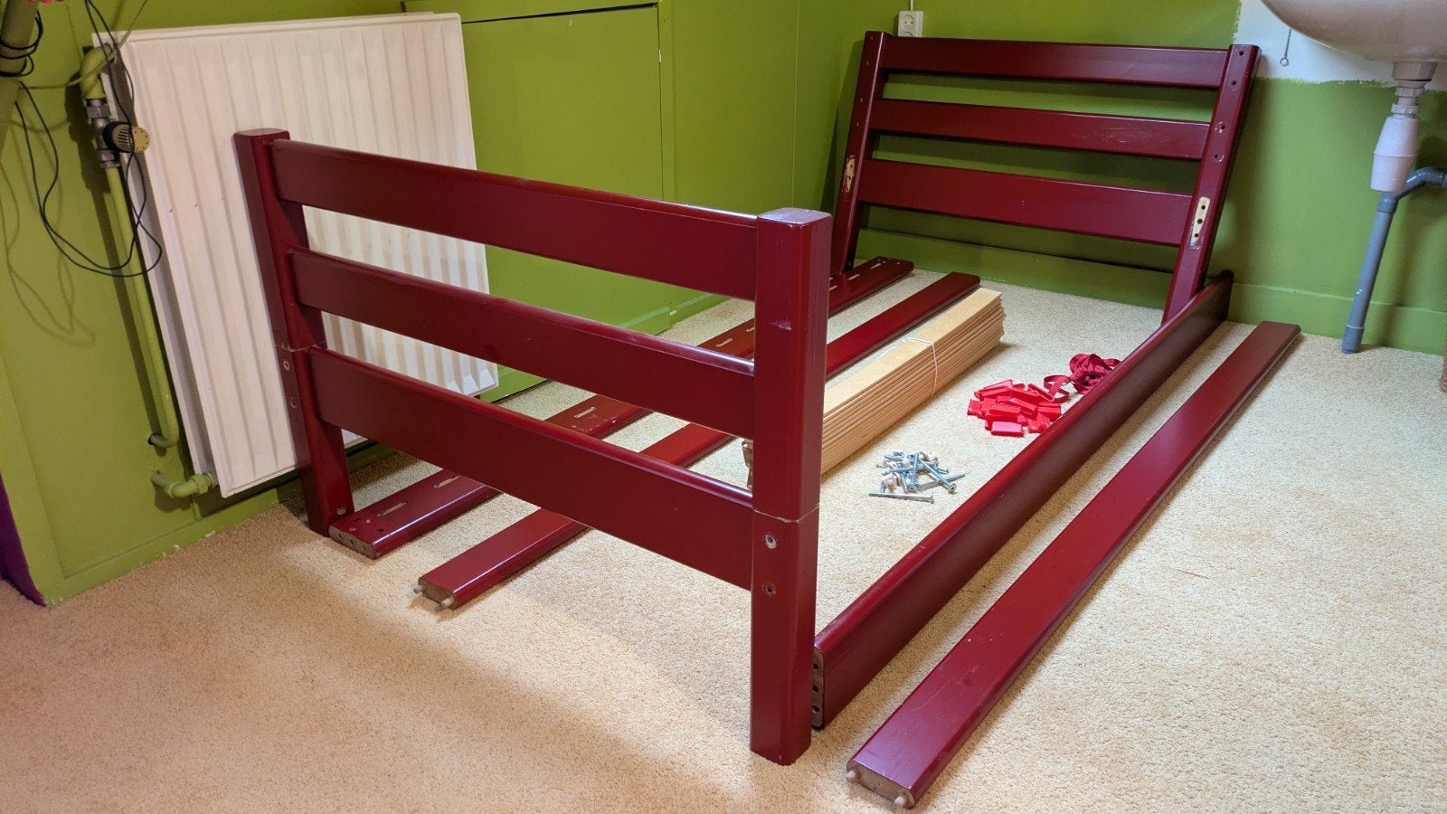 GRATIS Flexa rood houten bed 90x190, lattenbodem,veiligh.rek, Ophalen, Gebruikt, 90 cm, Eenpersoons