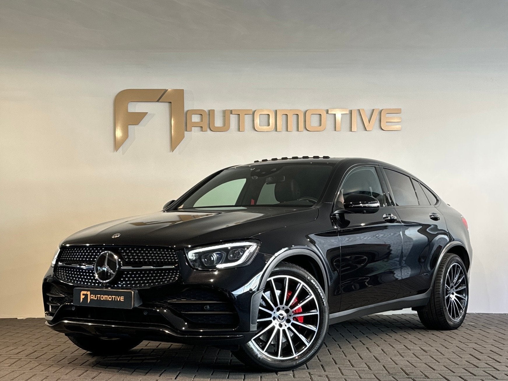 Mercedes-Benz GLC-klasse Coupé 300 4M AMG Pano|Memory|Trekh, Auto's, Automaat, Dealer onderhouden, Gebruikt, 4 cilinders