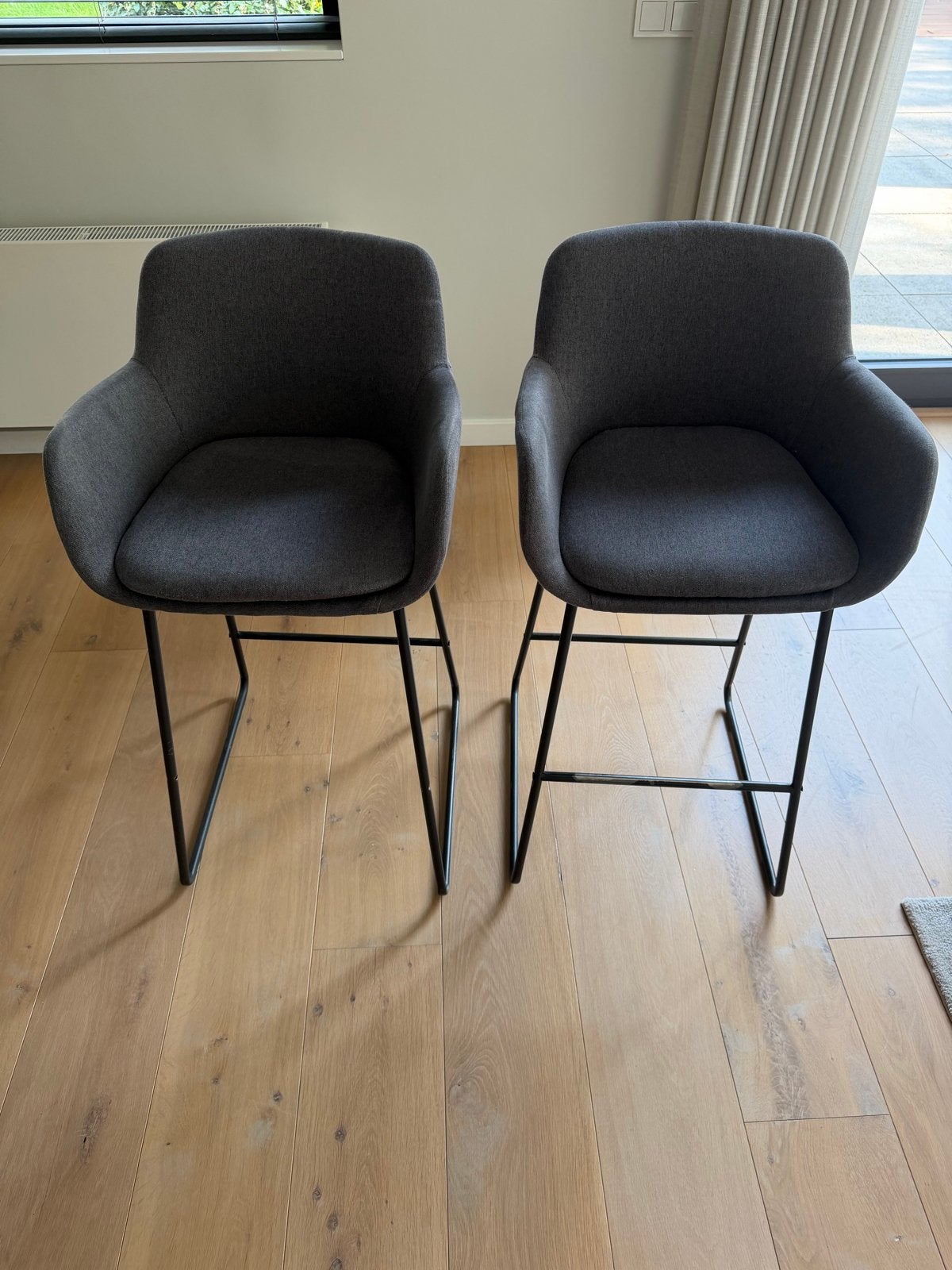 Set van 2 moderne barkrukken met rugleuning, Huis en Inrichting, Ophalen, Gebruikt, Met voetsteun, 60 tot 90 cm