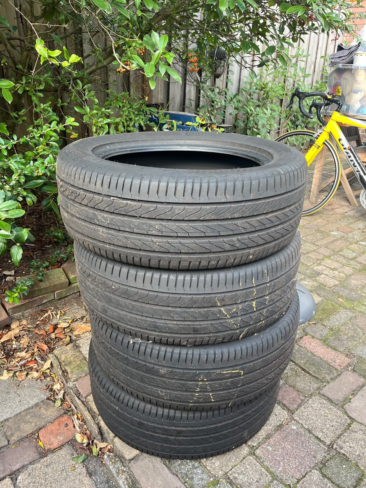 Gratis Zomerbanden - Continental 225/55 R 18 V, Ophalen, Gebruikt
