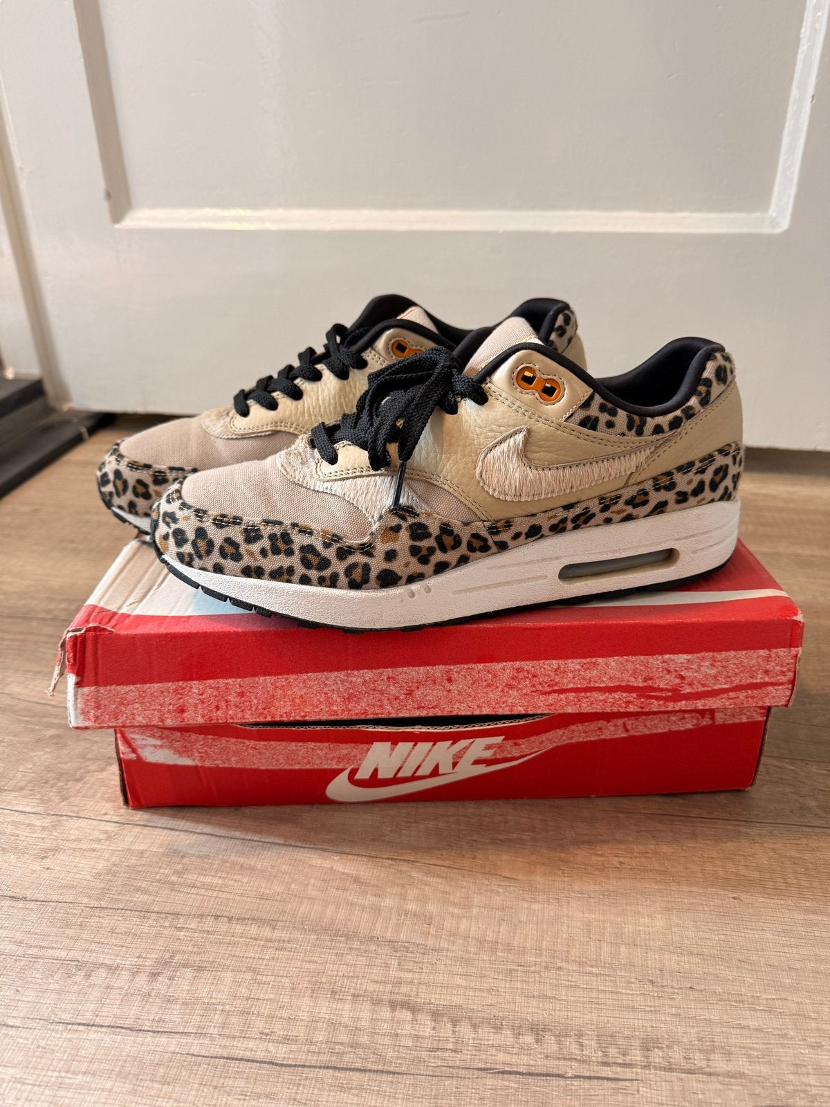Nike Air Max 1 Leopard Print Sneakers, Ophalen of Verzenden, Zo goed als nieuw, Beige, Sneakers of Gympen