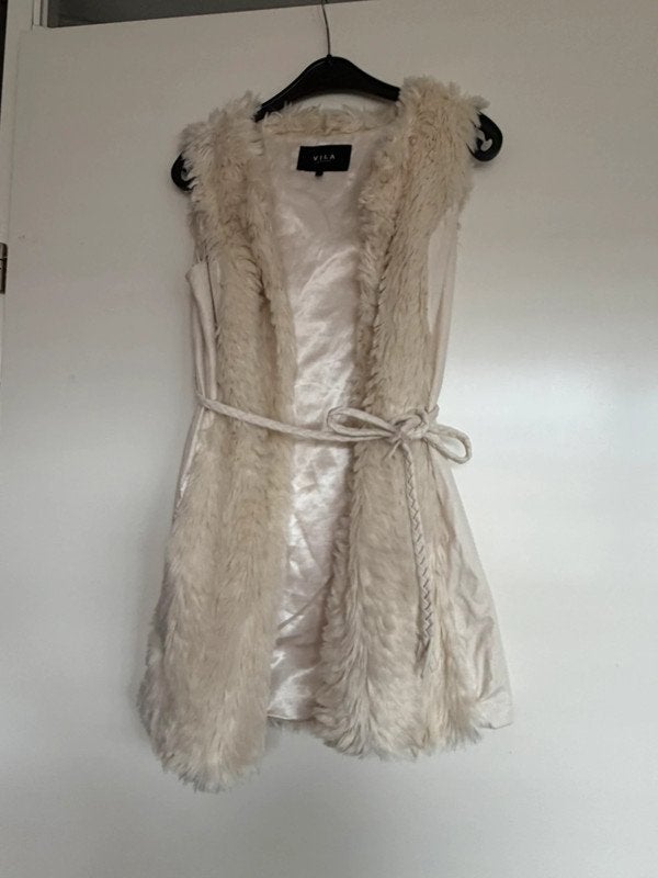 VILA Faux Fur Gilet met Gevlochten Ceintuur, Beige, Vila, Ophalen of Verzenden, Zo goed als nieuw