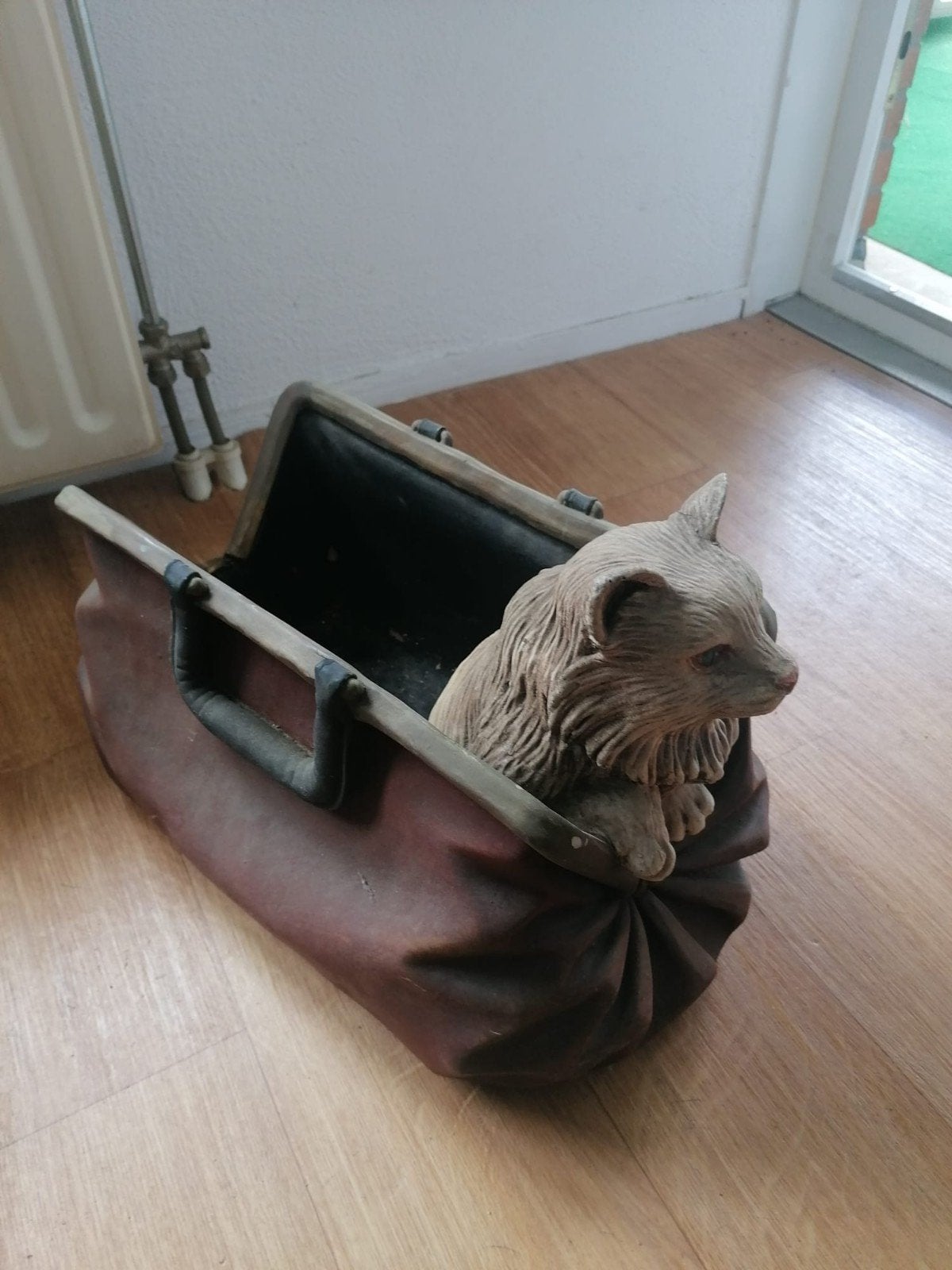 Kat in tas, bak, bloempot, opslag etc.., Huis en Inrichting, Ophalen, Nieuw, Vrijstaande haard