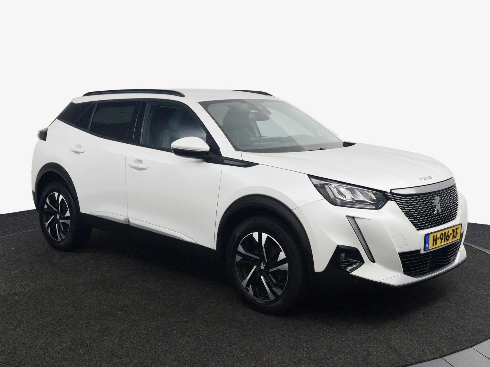 Peugeot 2008 automaat 1.2 PureTech Blue Lease Allure wit, Gebruikt, Euro 6, 1199 cc, Wit