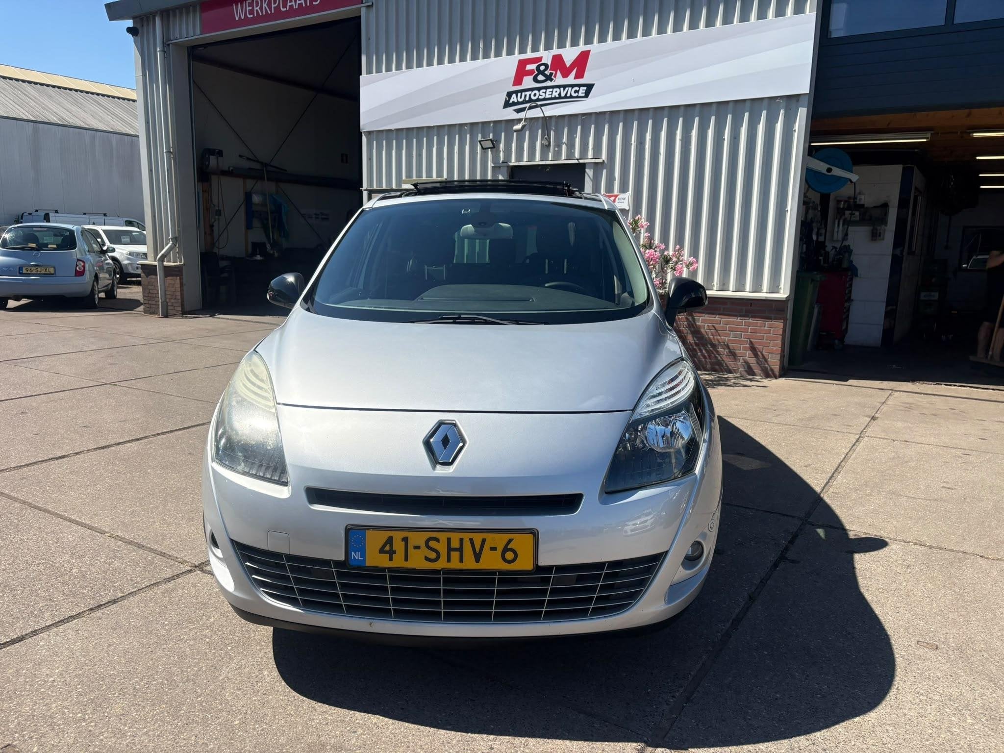 Renault Grand Scénic 2.0 Bose 7p. Clima, cruise, pano, came, Euro 5, Stof, Gebruikt, 4 cilinders