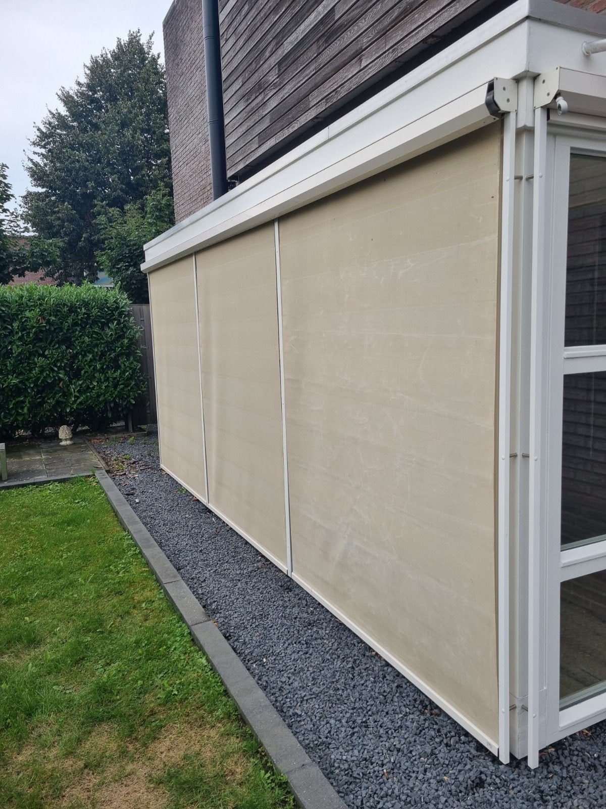 gebruikte Screen Zonwering - Beige, 550 cm breed motor kapot, Tuin en Terras, Zonneschermen, Ophalen, Gebruikt, 450 cm of meer