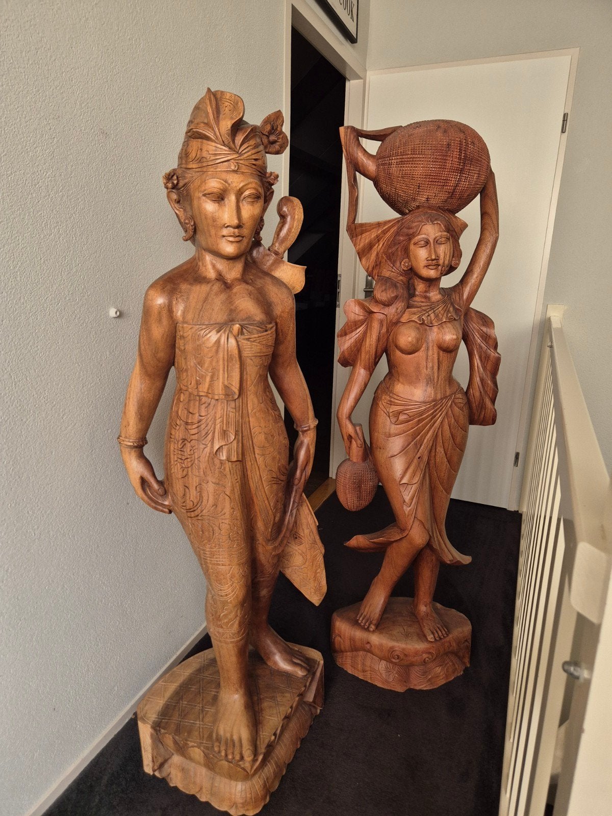 Authentieke Indonesische Teakhouten Beelden - Man & Vrouw, Antiek en Kunst, Kunst | Beelden en Houtsnijwerken, Ophalen, 1 meter - 2 meter